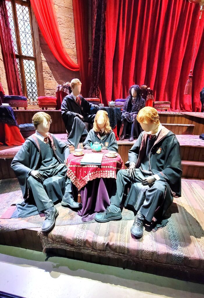 Warner Bros Harry Potter Studio Tour -Gryffindor House Common Room